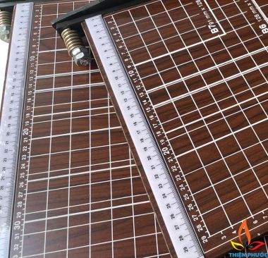 Bàn cắt giấy A4 Gỗ_DH